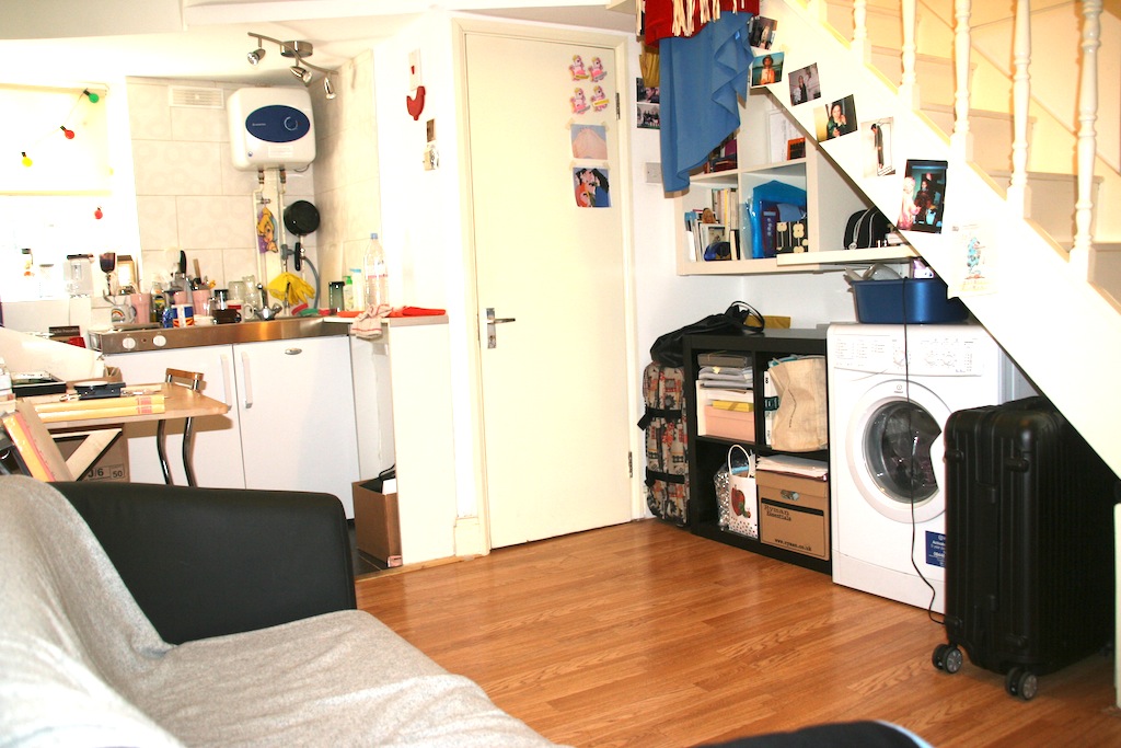 Next Location is pleased to offer Studio flat Located very close to Stoke Newington Station N16.